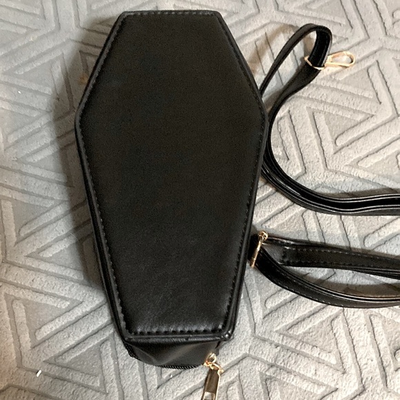Coffin Crossbody and shoulder bag - Picture 3 of 4